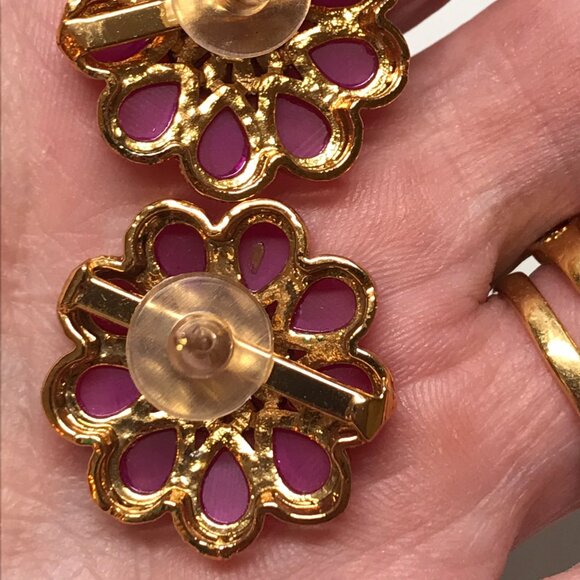 Ruby Flower Petal Earrings for Pierced Ears Gold Tone Metal 1" Wide - Picture 8 of 8